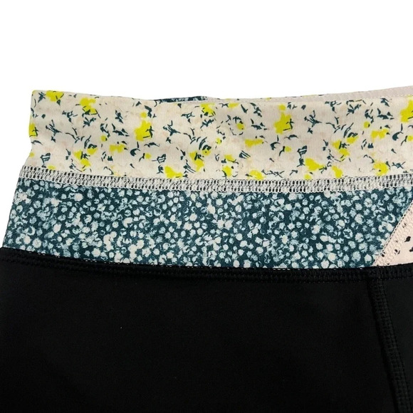 Lululemon Run Inspire Crop Leggings Black Neutral Blush Floral Athletic Pants 4 - Picture 8 of 12